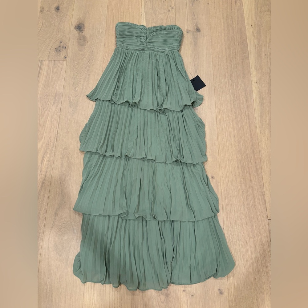 New with tags Lulus sage strapless maxi dress size S